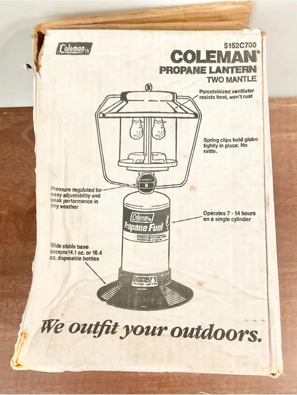 Coleman 5152C700 Two-Mantle Propane Lantern w/ New Glass Globe & Original Box